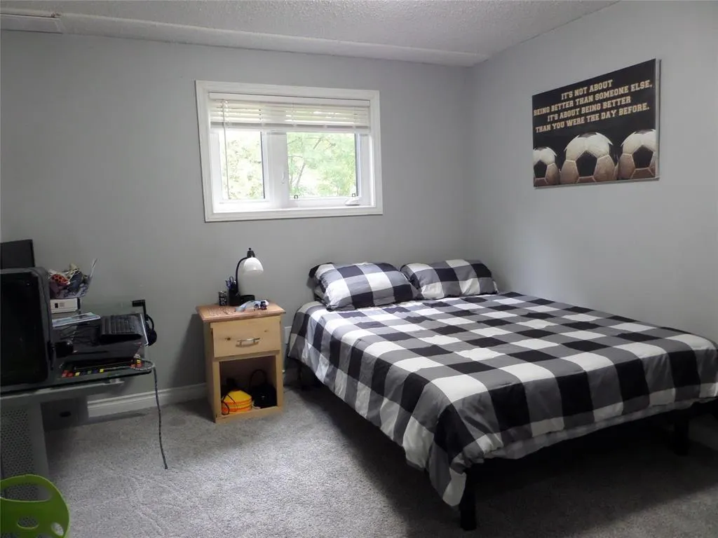 8 FERLAND Bay