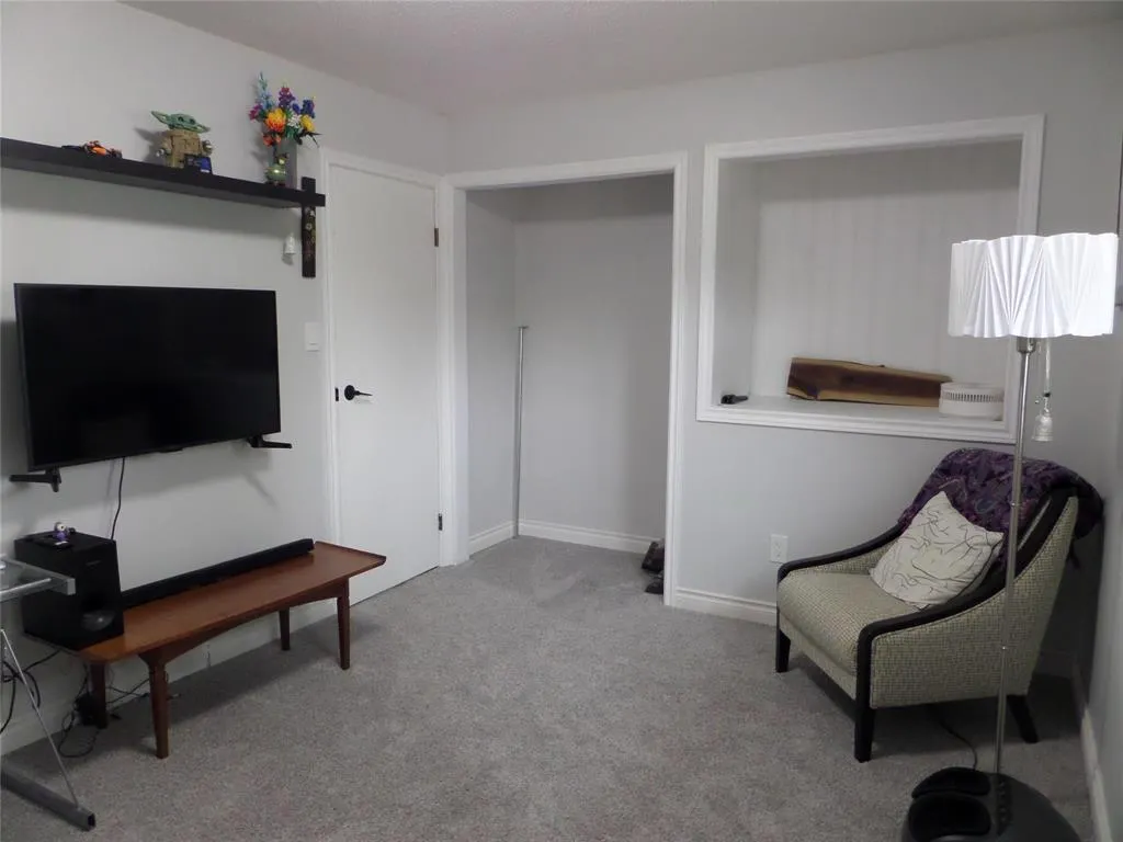 8 FERLAND Bay