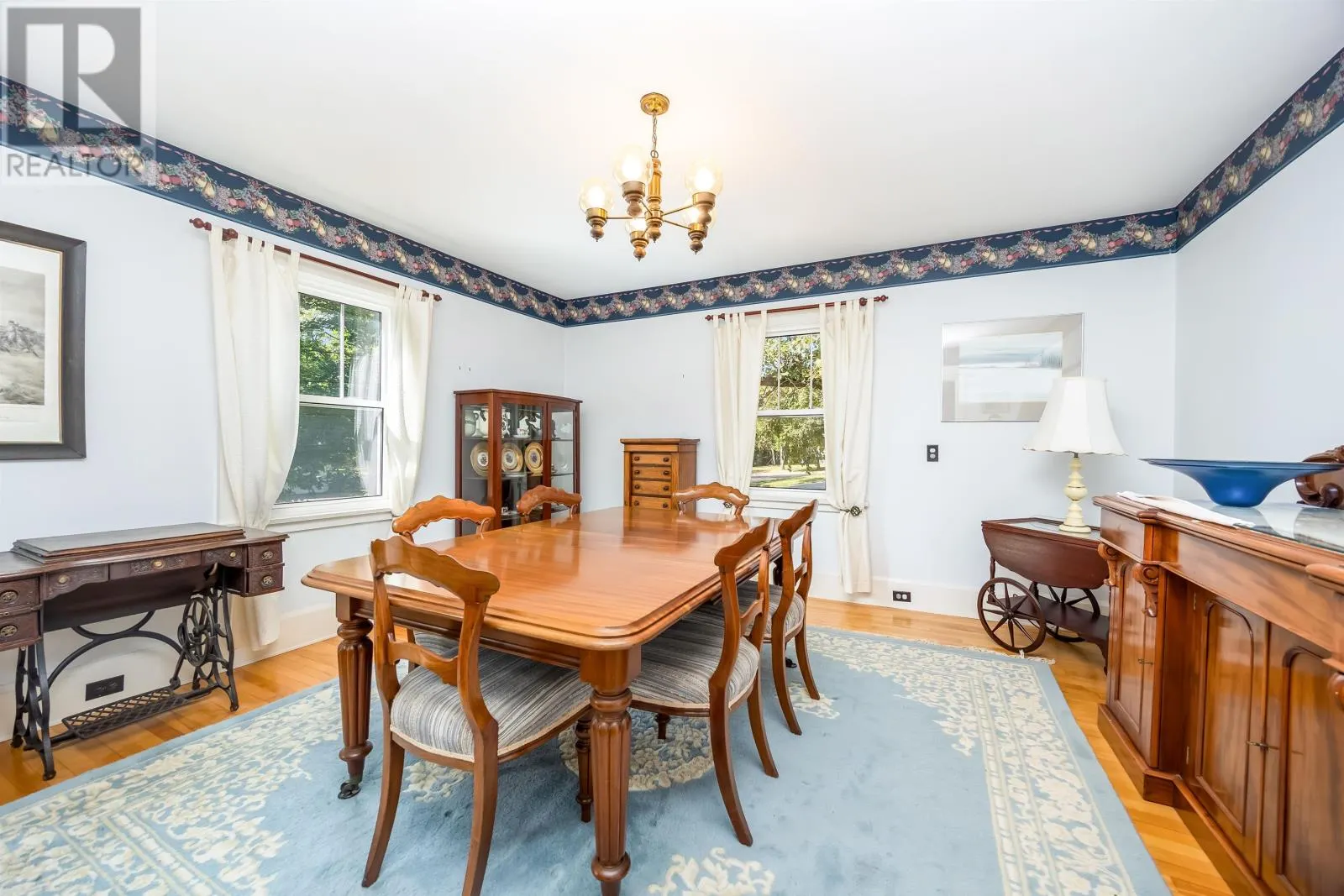 12 Newbery Lane
