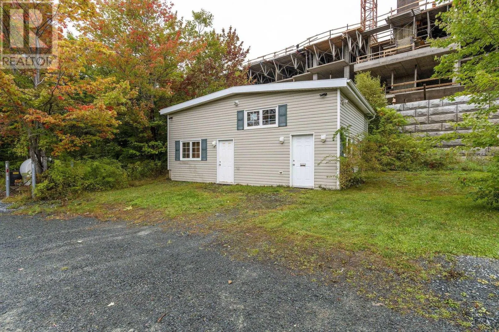 69 Lakecrest Drive