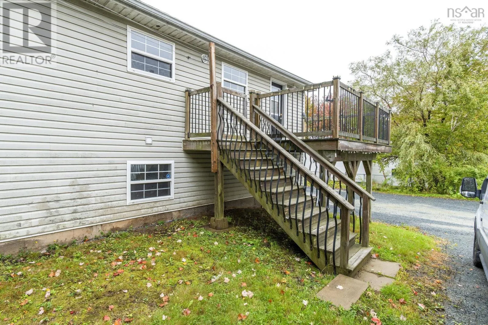 69 Lakecrest Drive