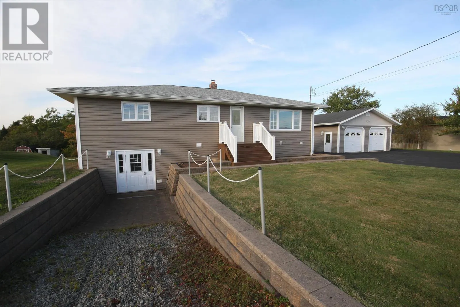 33 Landry Lane