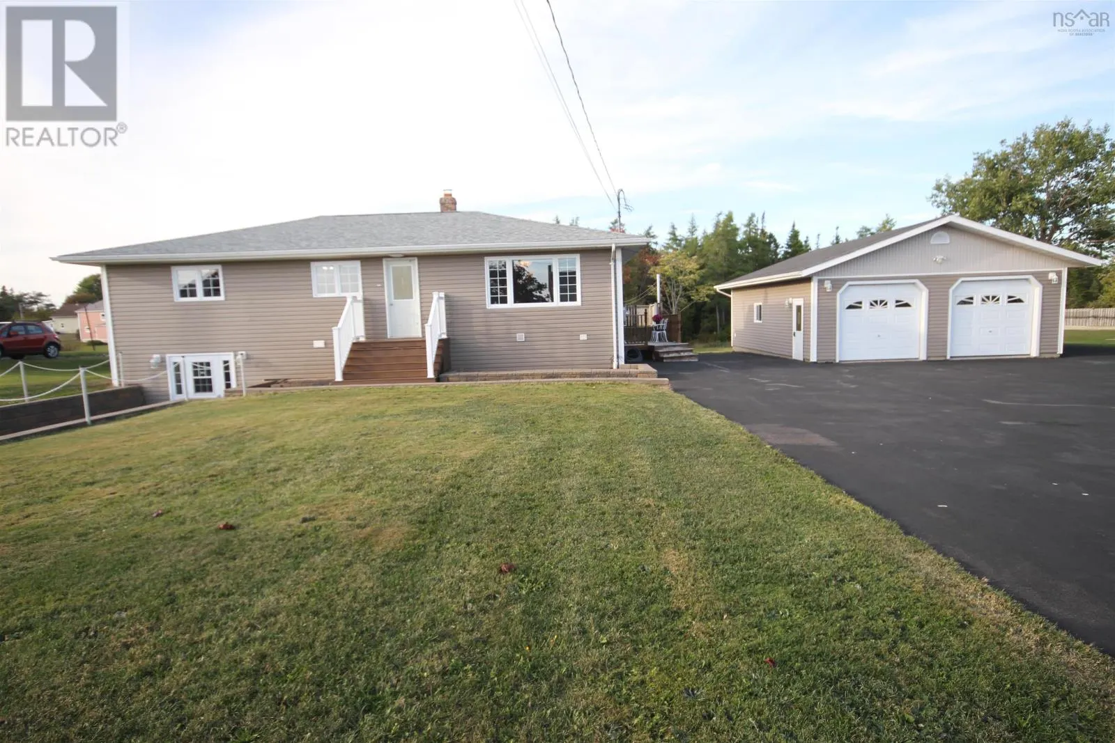 33 Landry Lane