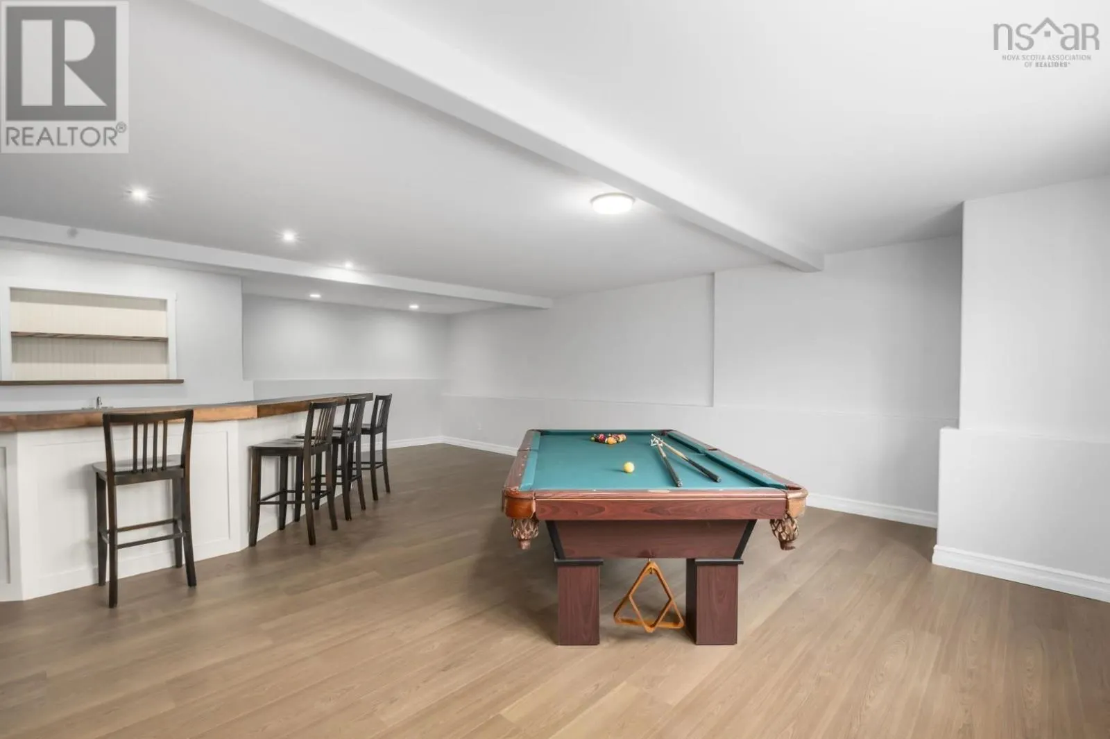 1 Bainbridge Court