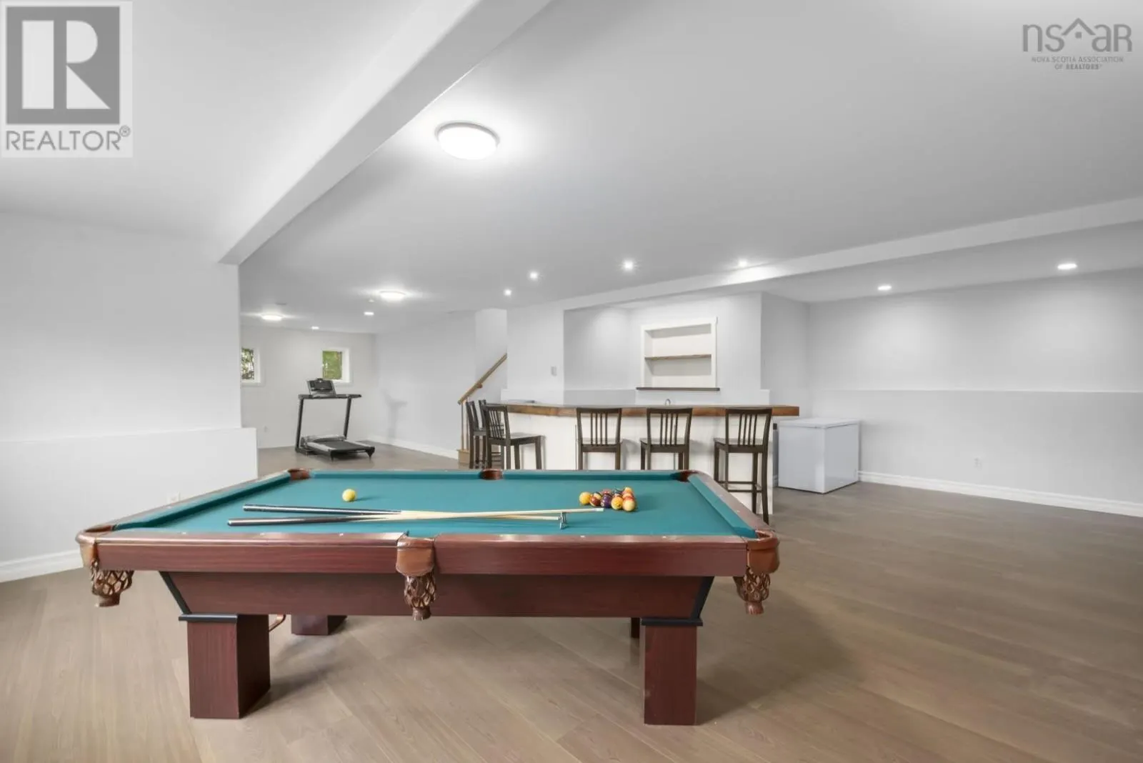1 Bainbridge Court