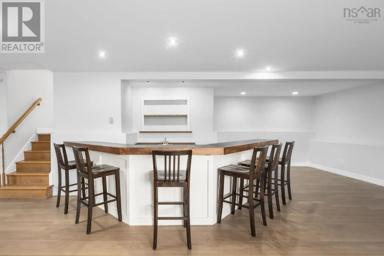 1 Bainbridge Court