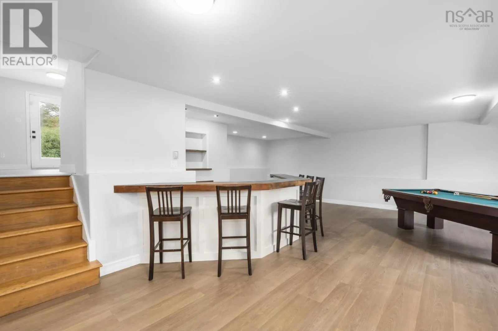 1 Bainbridge Court