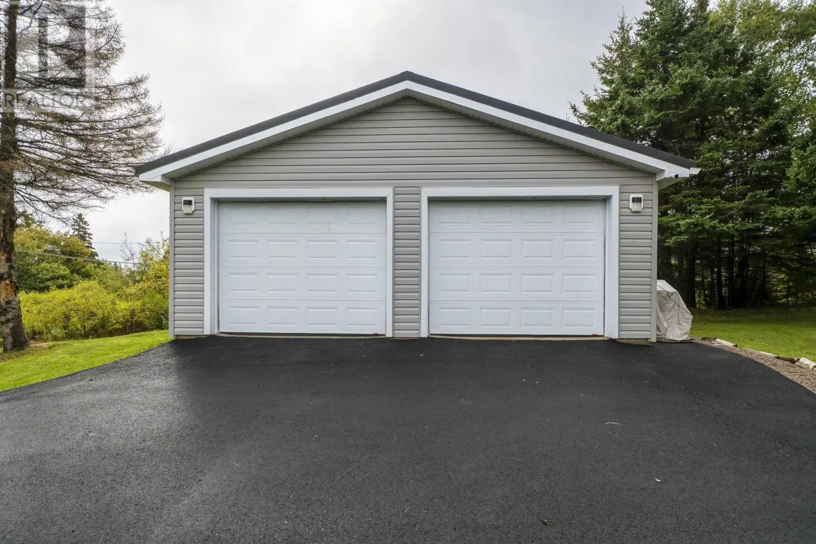 2266/2270 Cow Bay Road