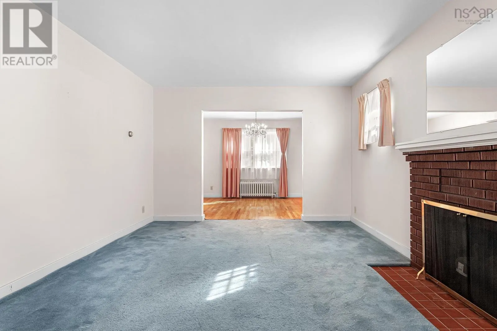 3153 Hemlock Street