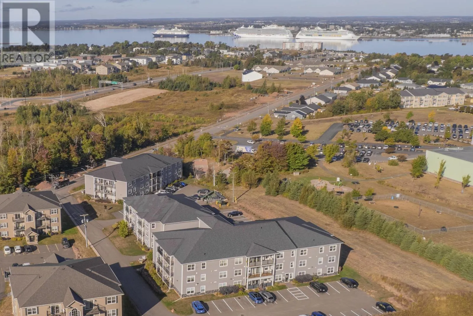 303 208 Shakespeare Drive|Hillcrest Condominiums