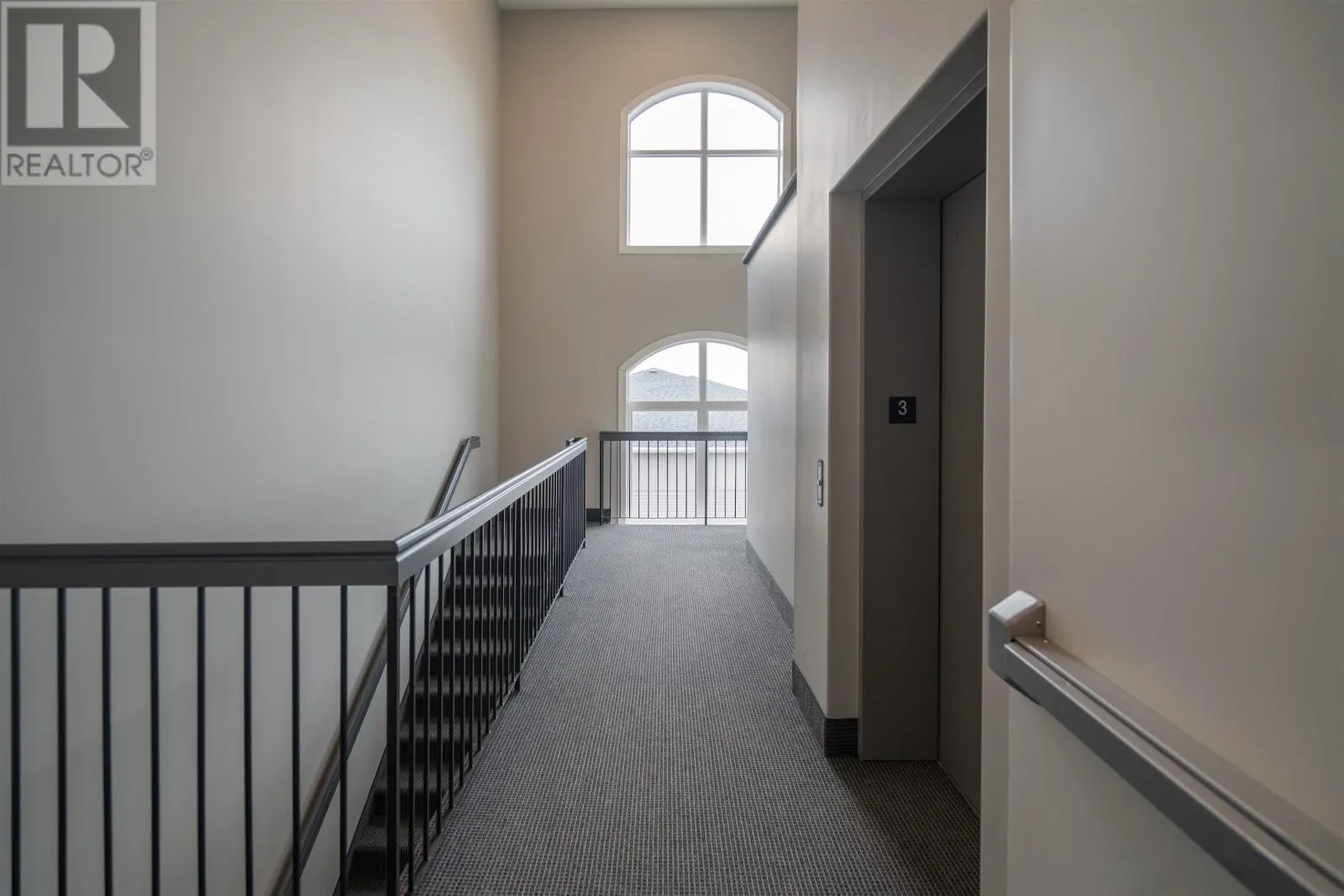 303 208 Shakespeare Drive|Hillcrest Condominiums