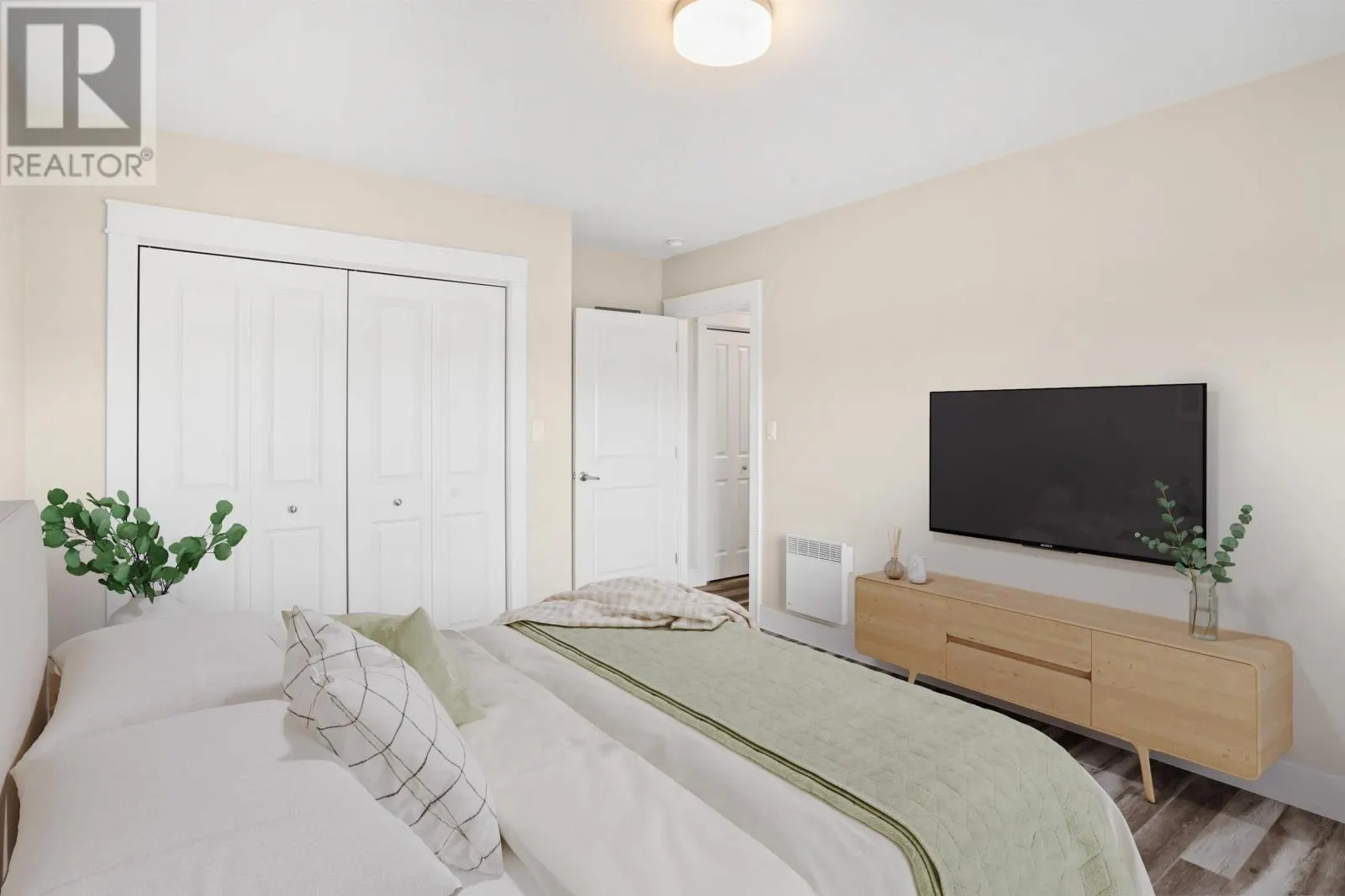 303 208 Shakespeare Drive|Hillcrest Condominiums