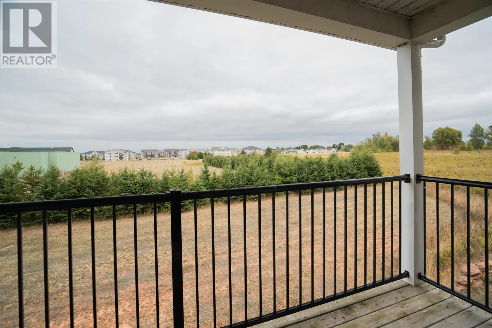 303 208 Shakespeare Drive|Hillcrest Condominiums