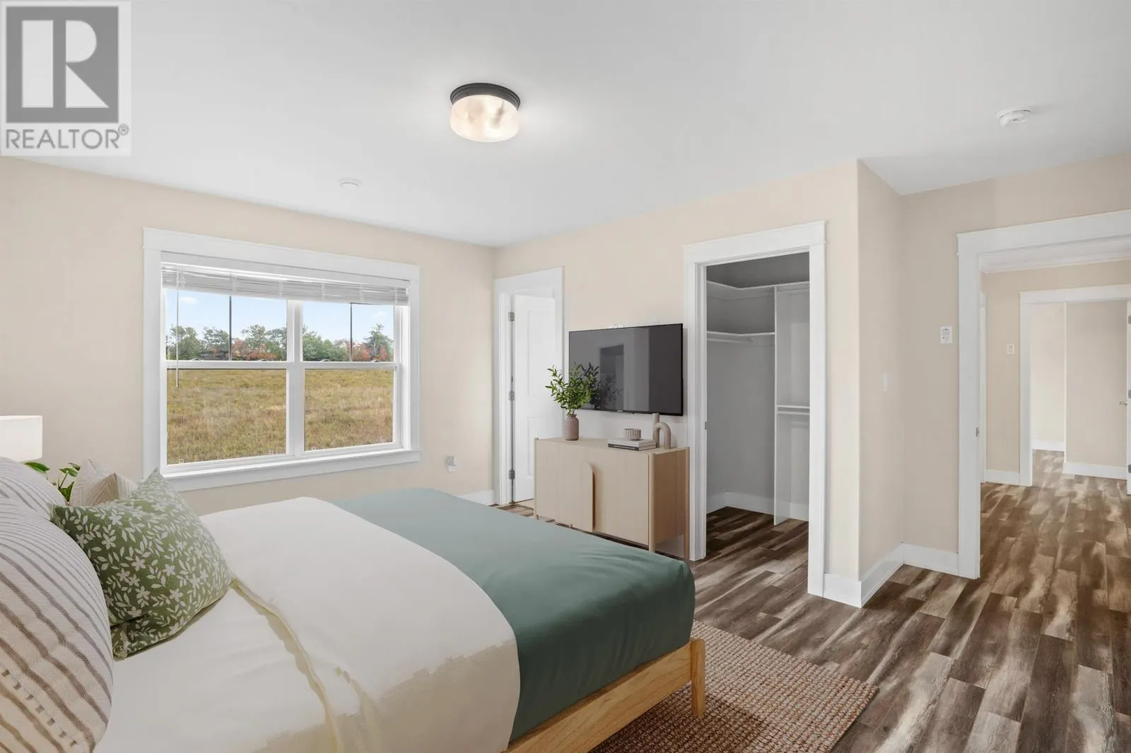 303 208 Shakespeare Drive|Hillcrest Condominiums