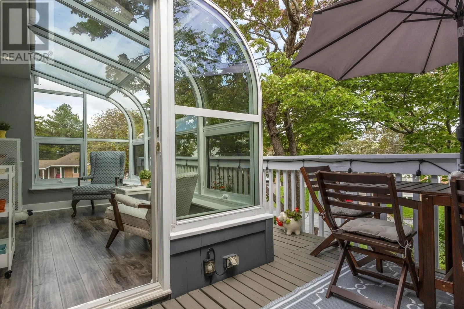 10 Palisade Place