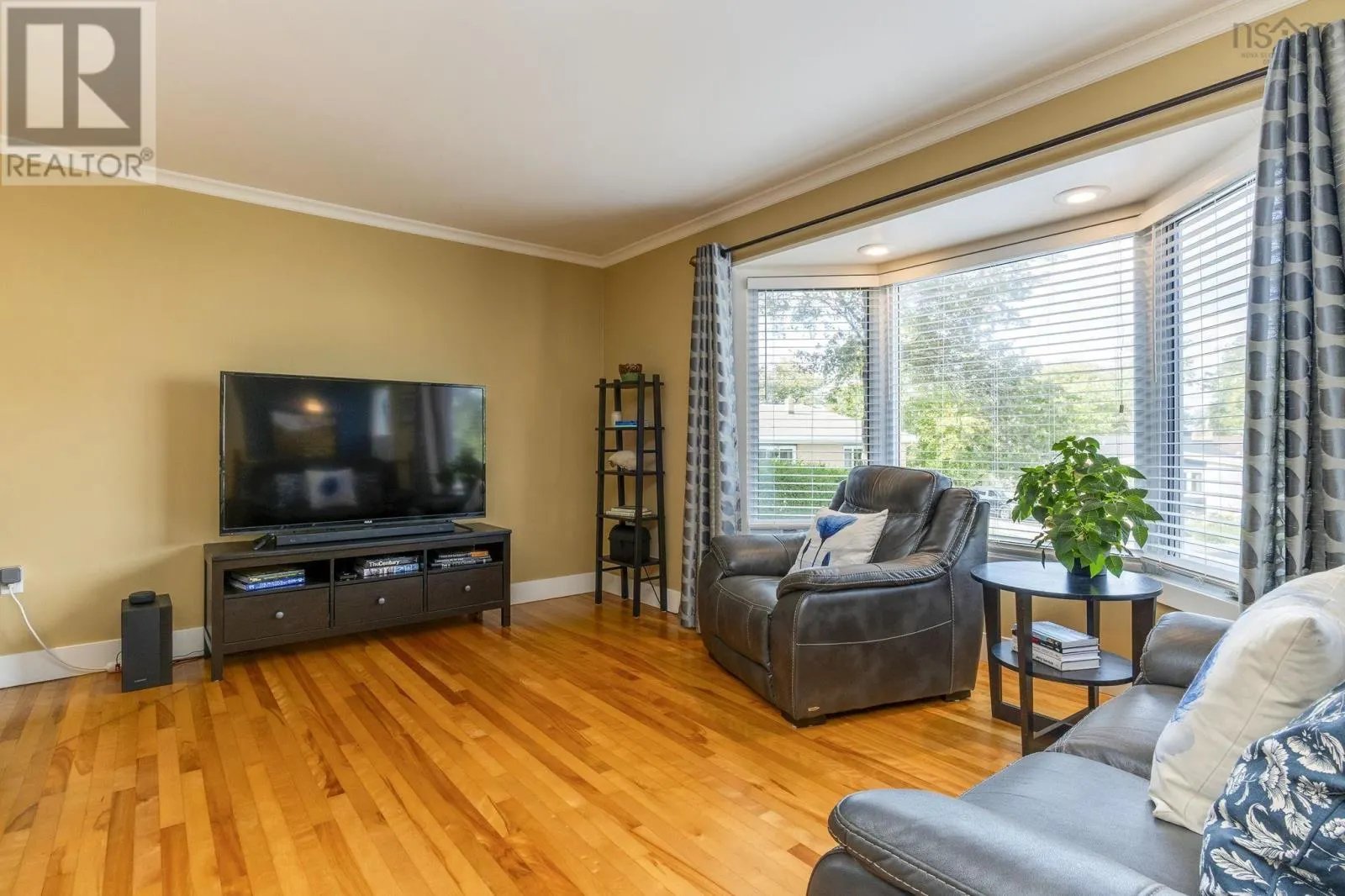 10 Palisade Place