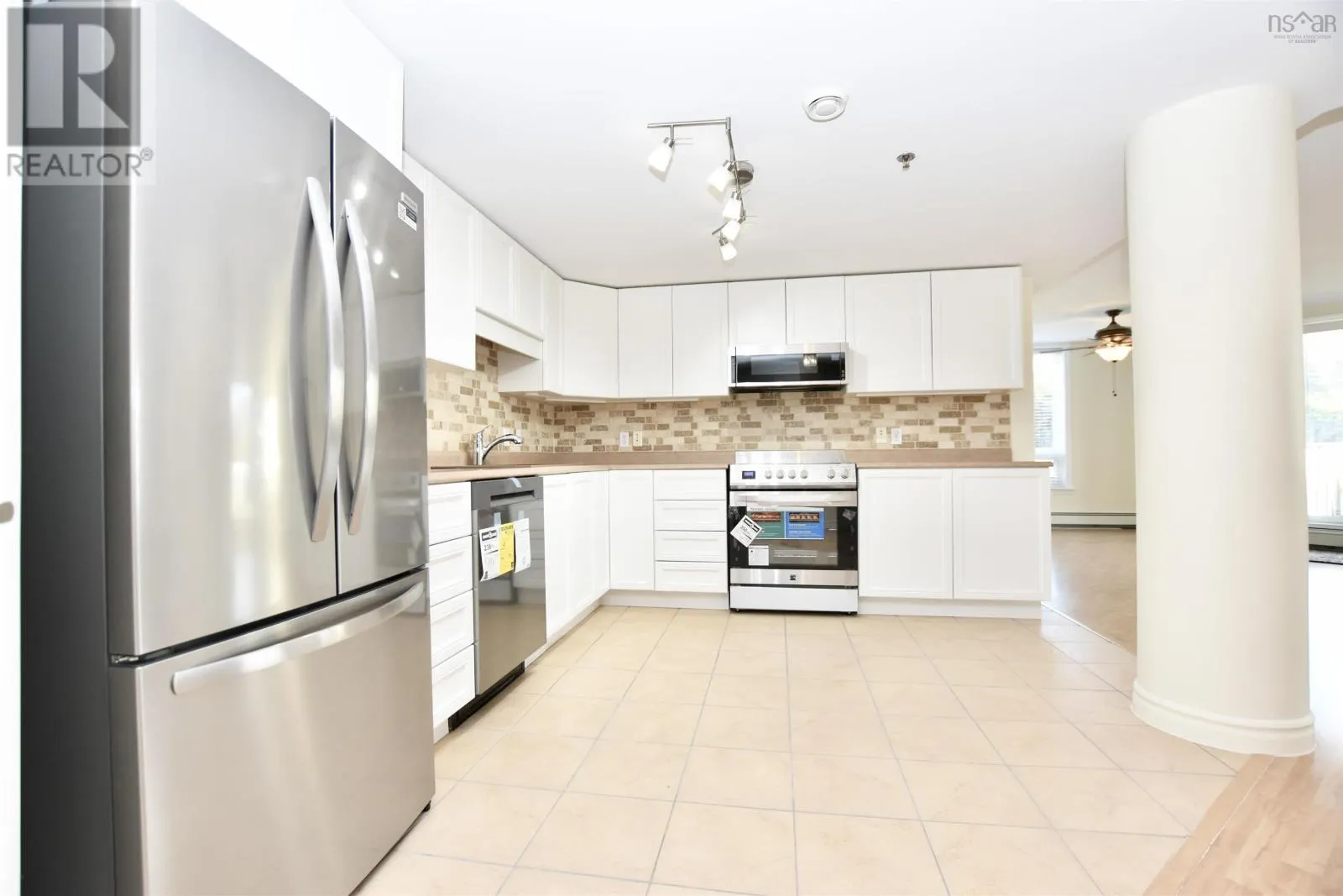 105 40 Regency Park Drive