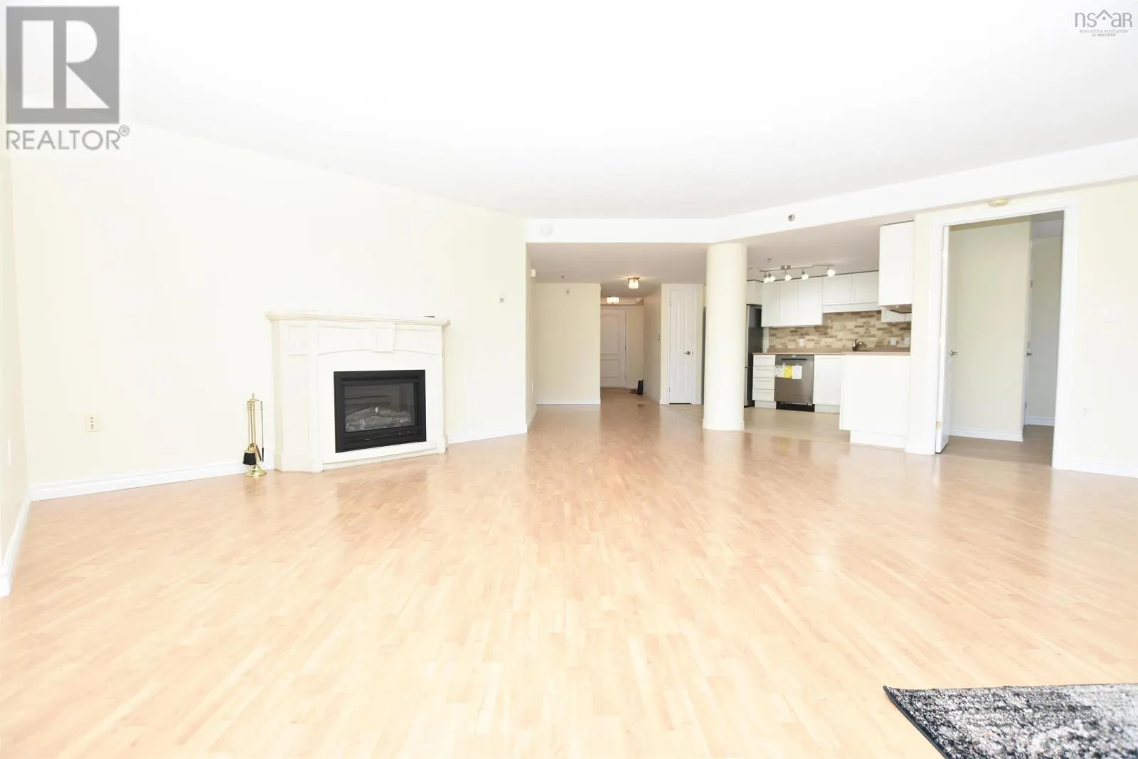 105 40 Regency Park Drive