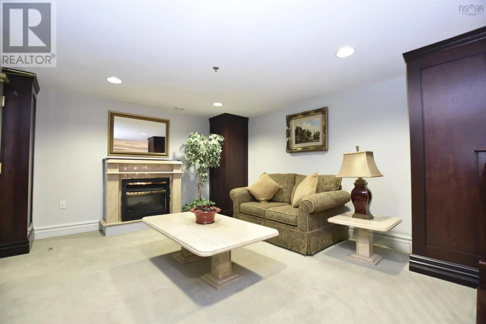 105 40 Regency Park Drive