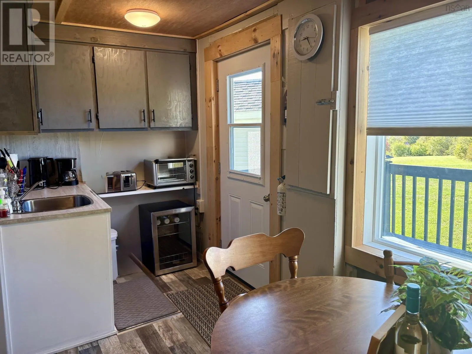 2952 Hwy 395