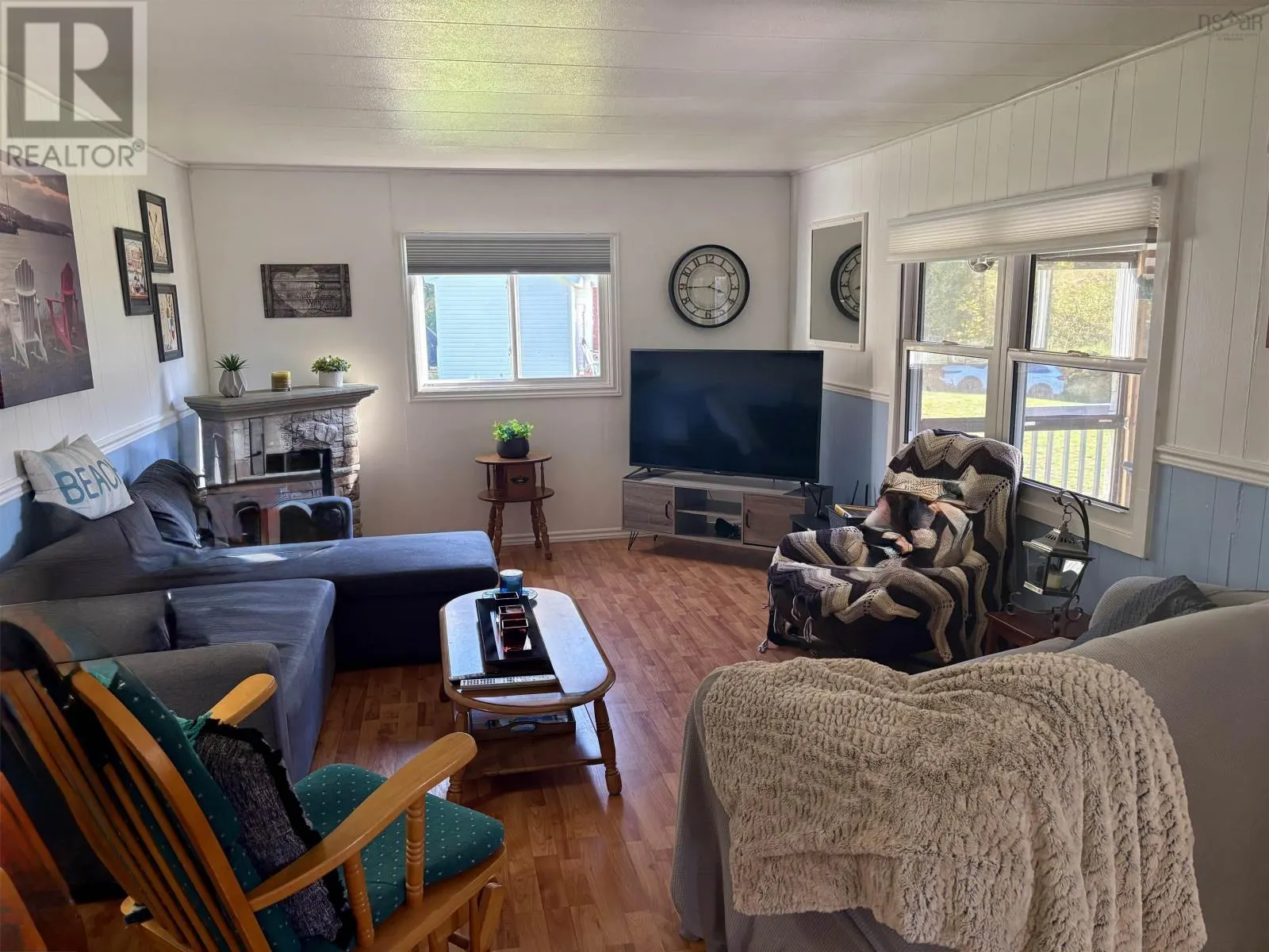 2952 Hwy 395