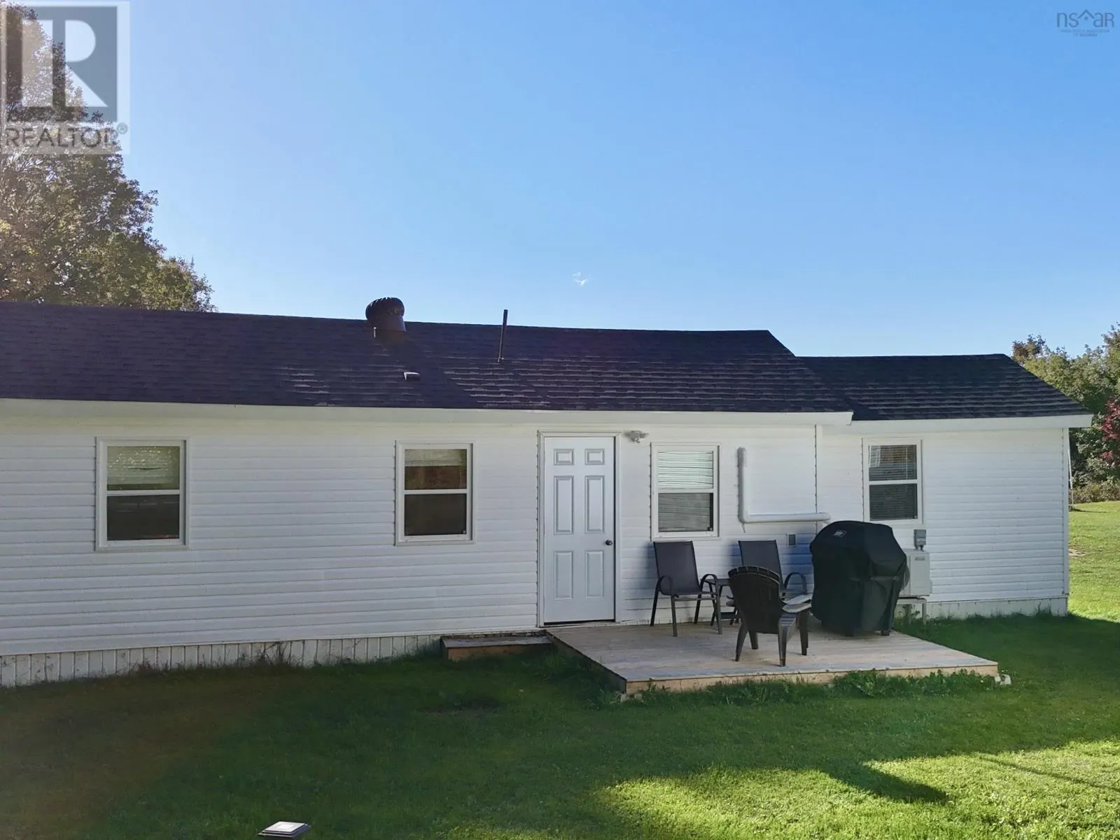 2952 Hwy 395