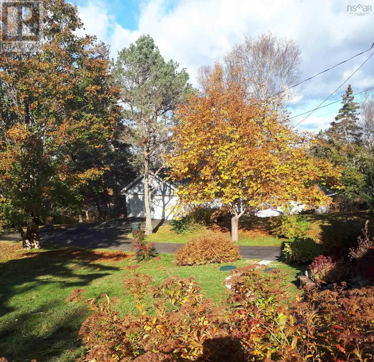 8979 Peggys Cove Rd Road