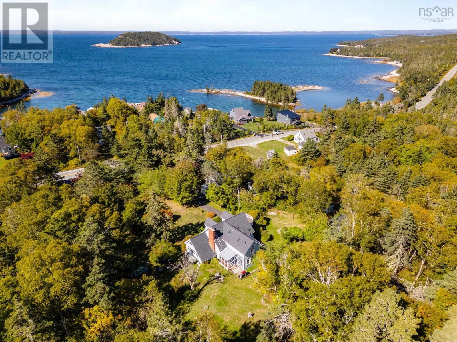 8979 Peggys Cove Rd Road