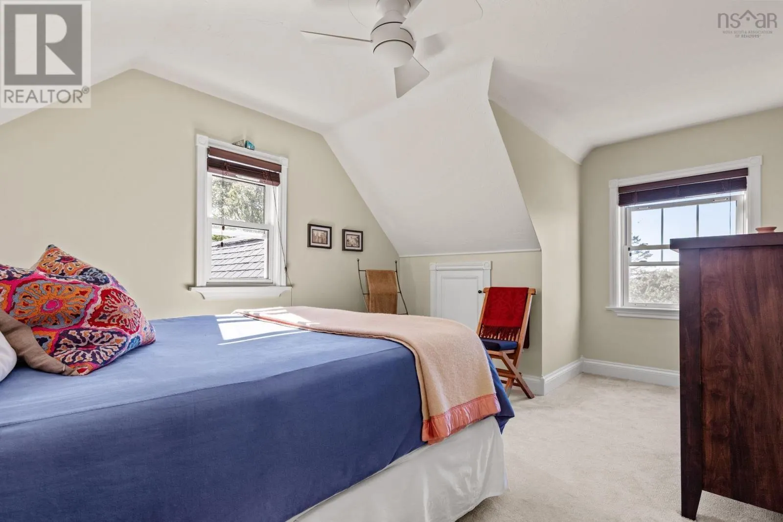 8979 Peggys Cove Rd Road