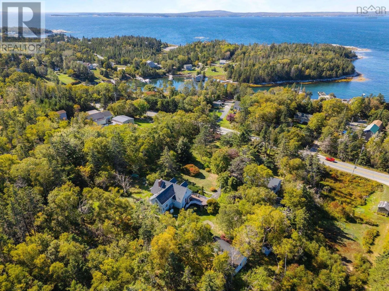 8979 Peggys Cove Rd Road