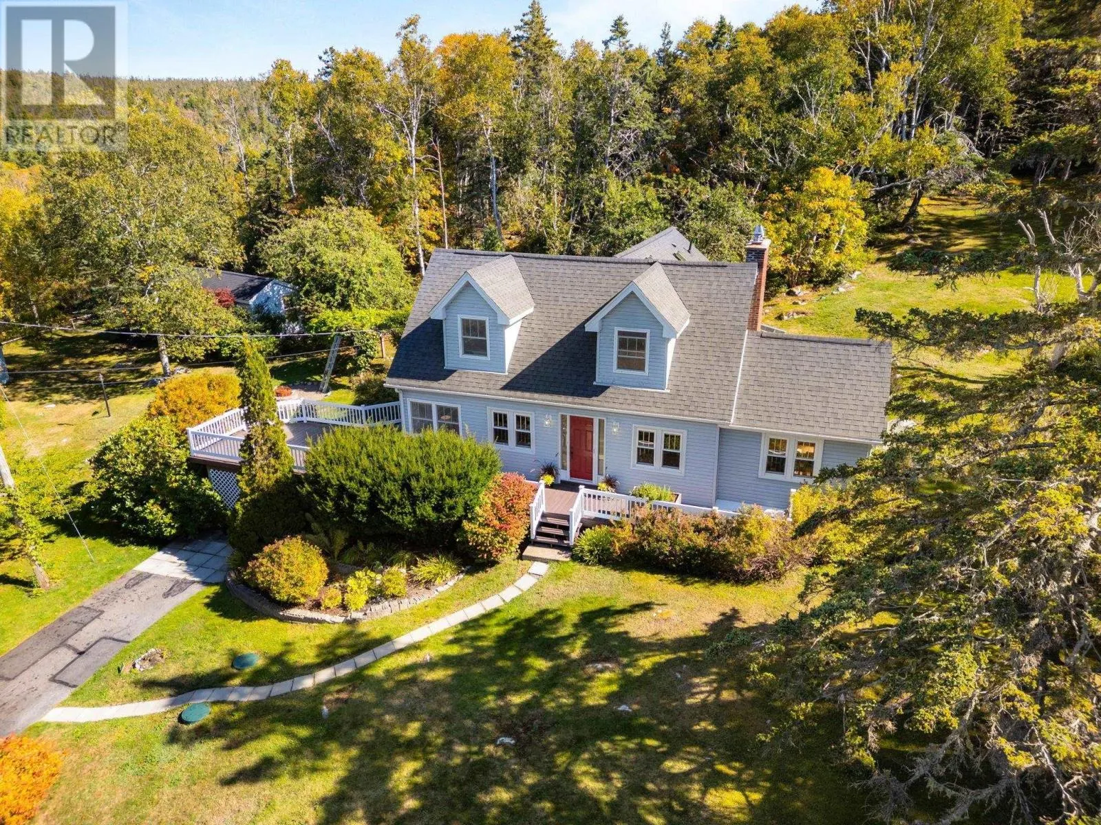 8979 Peggys Cove Rd Road