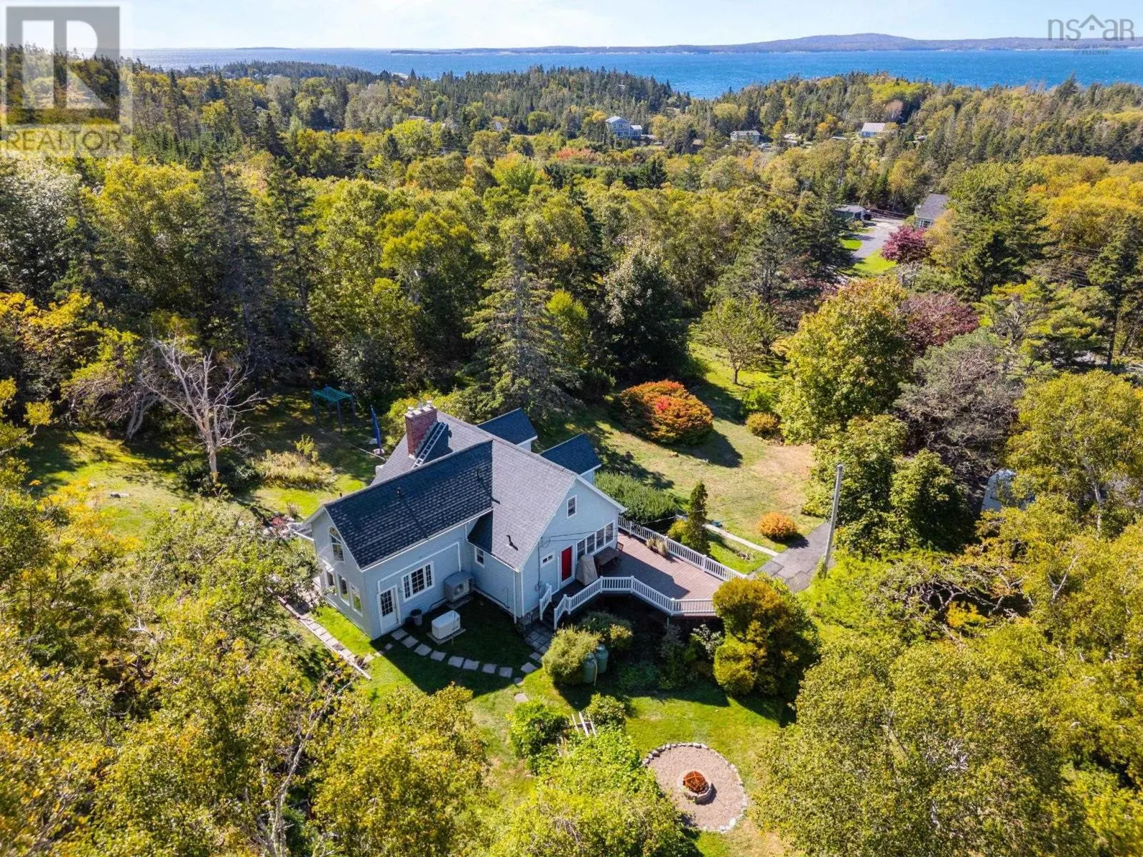 8979 Peggys Cove Rd Road