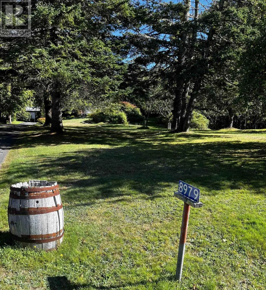 8979 Peggys Cove Rd Road