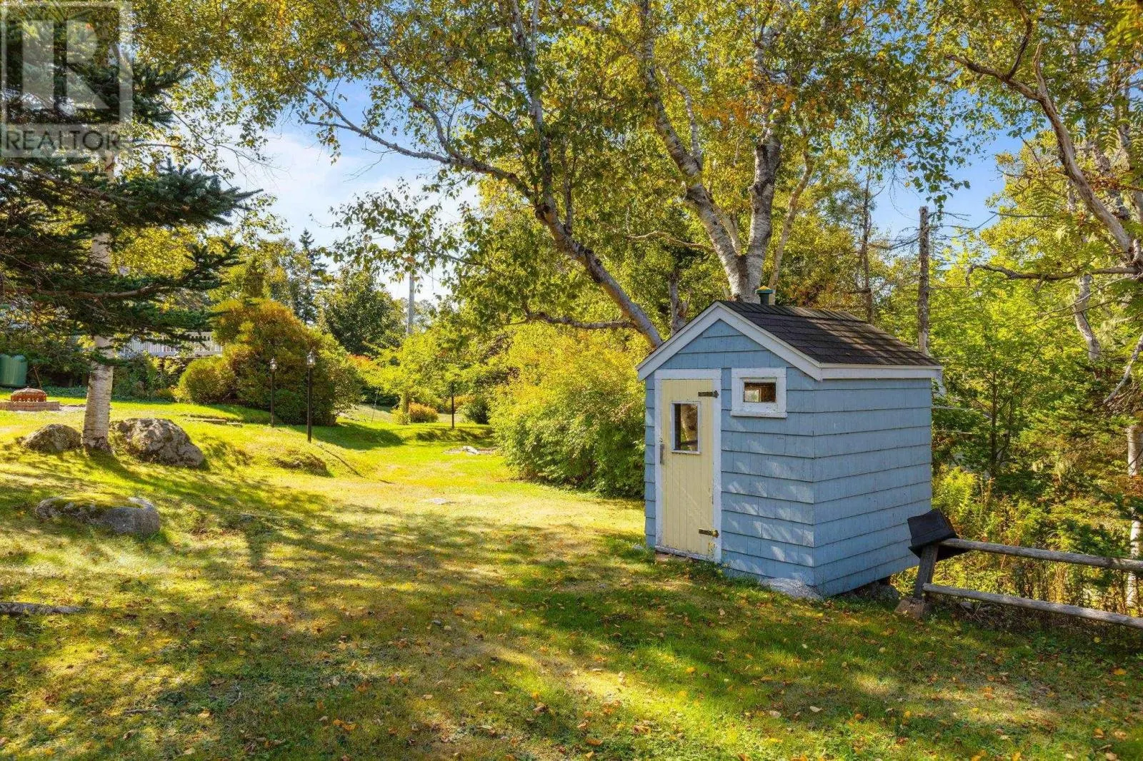 8979 Peggys Cove Rd Road