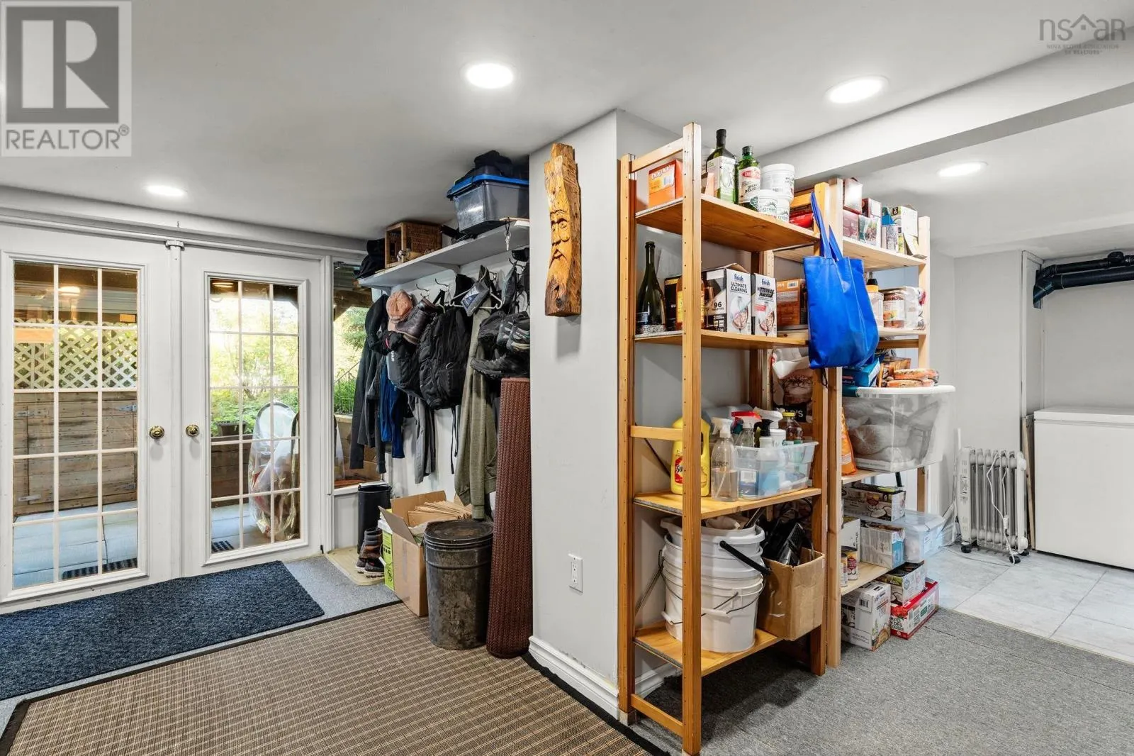 8979 Peggys Cove Rd Road