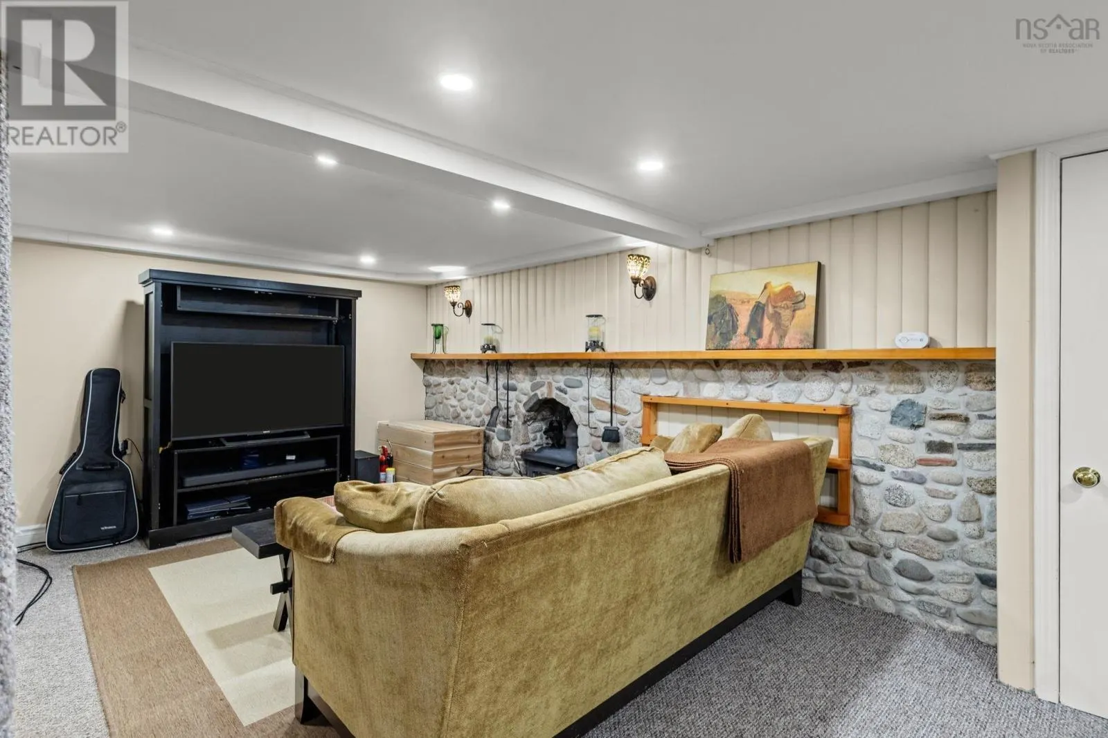 8979 Peggys Cove Rd Road