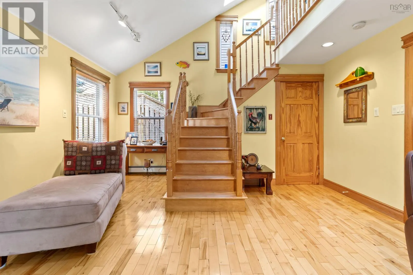 12 Acorn Road