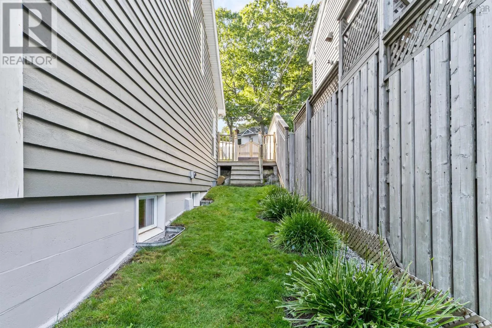 12 Acorn Road