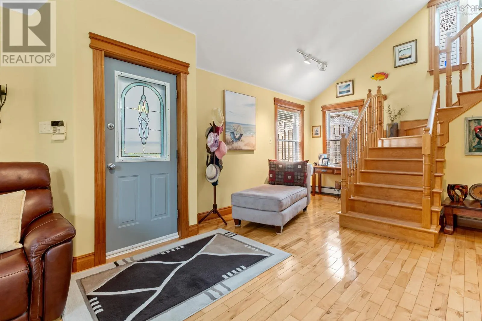 12 Acorn Road