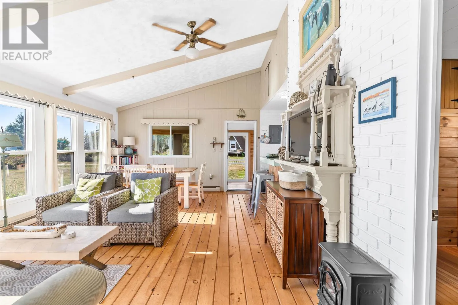 57 Hummingbird Crescent