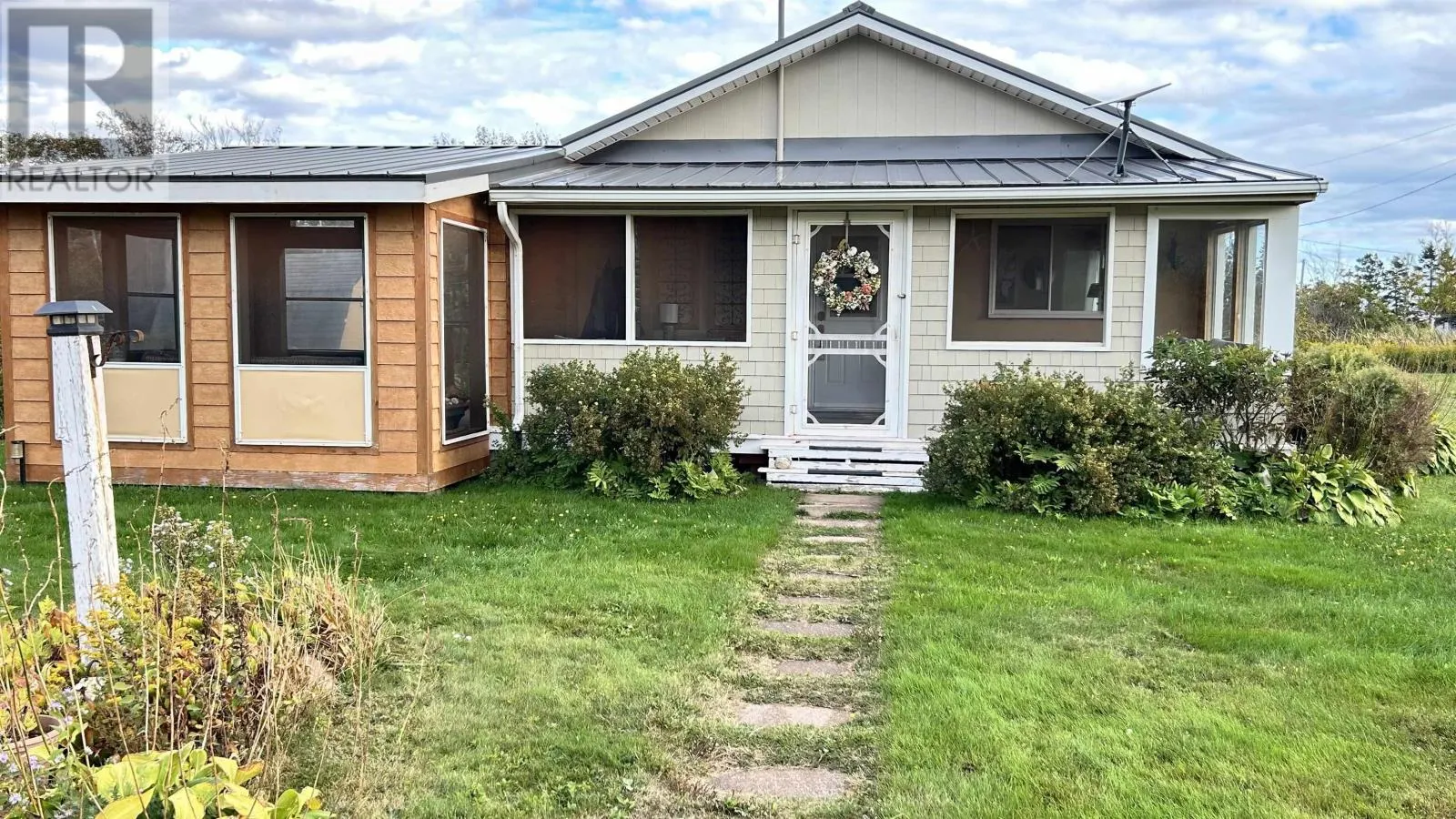 57 Hummingbird Crescent
