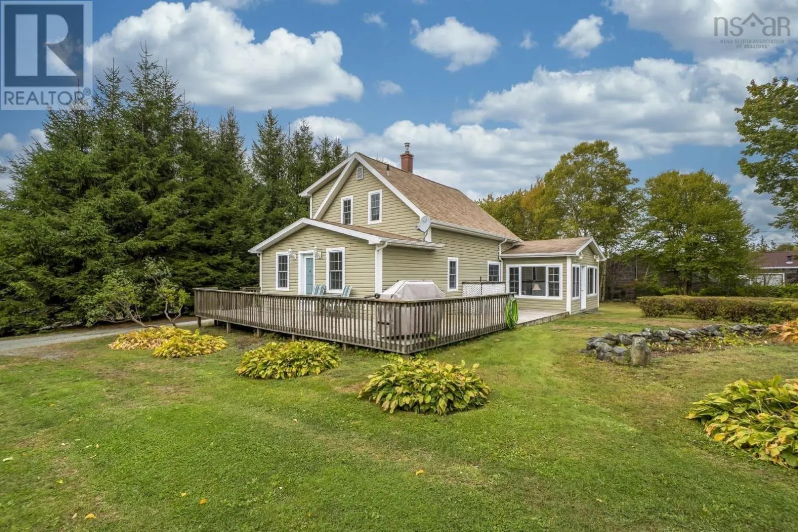 473 East Petpeswick Road