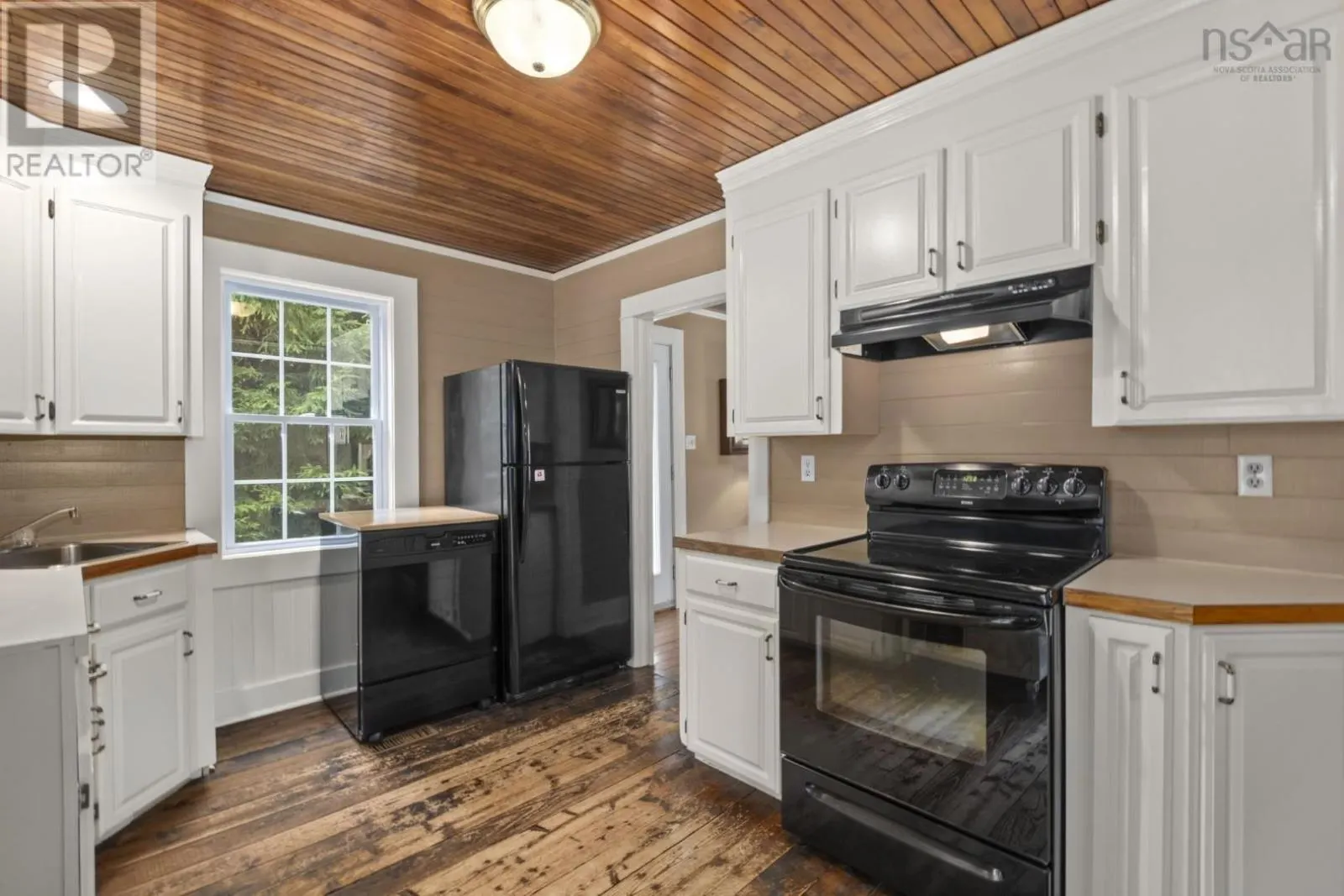 473 East Petpeswick Road