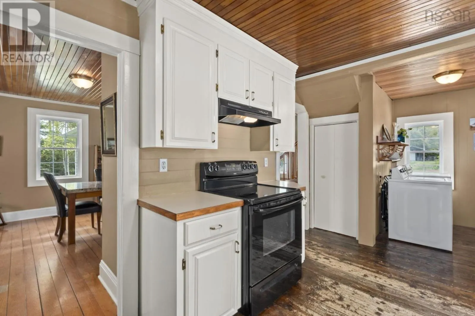 473 East Petpeswick Road