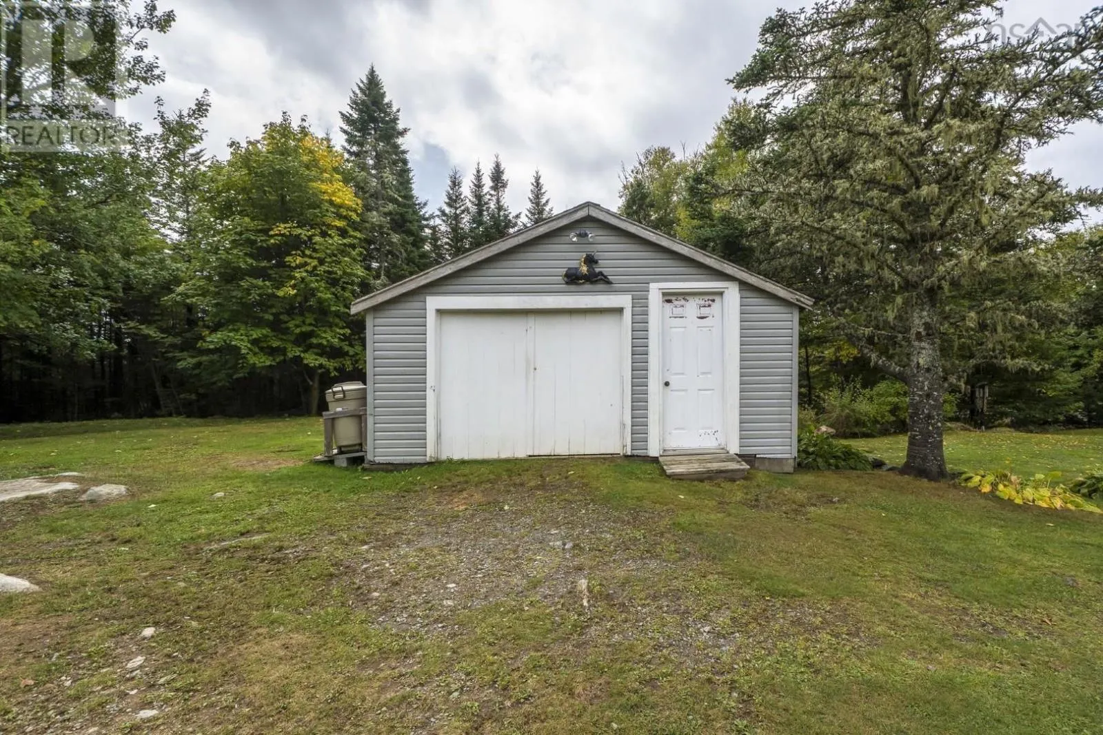 473 East Petpeswick Road