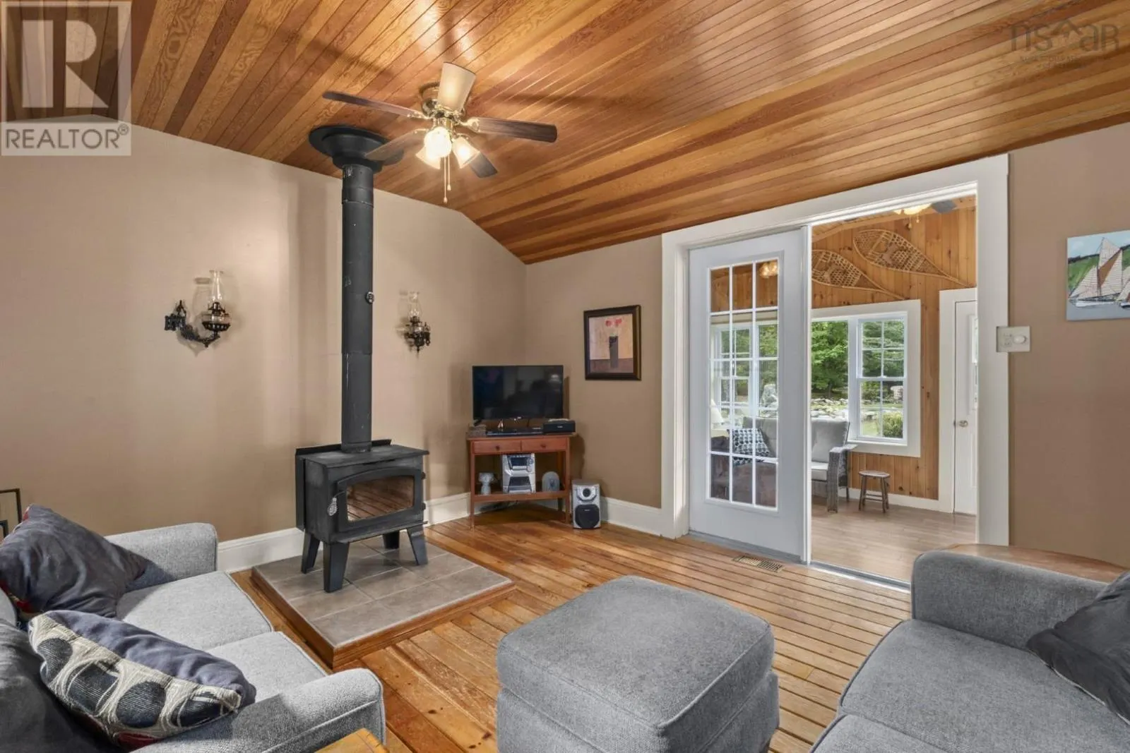 473 East Petpeswick Road