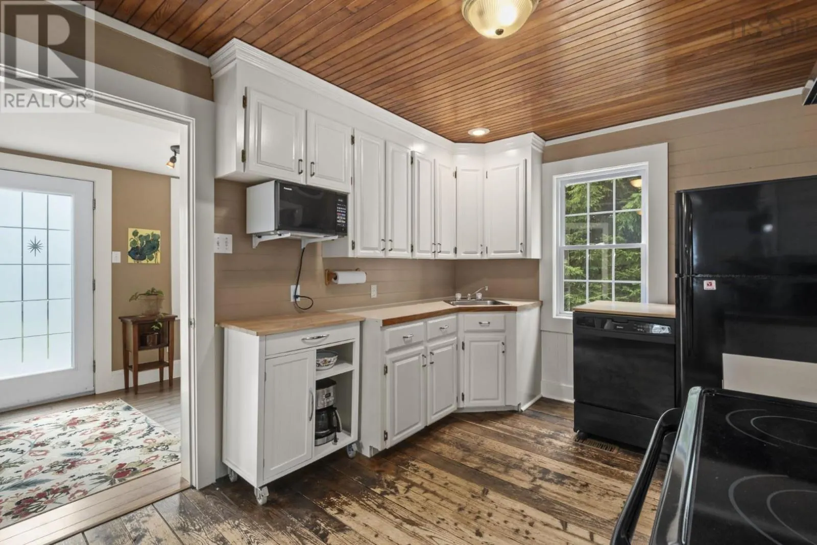 473 East Petpeswick Road