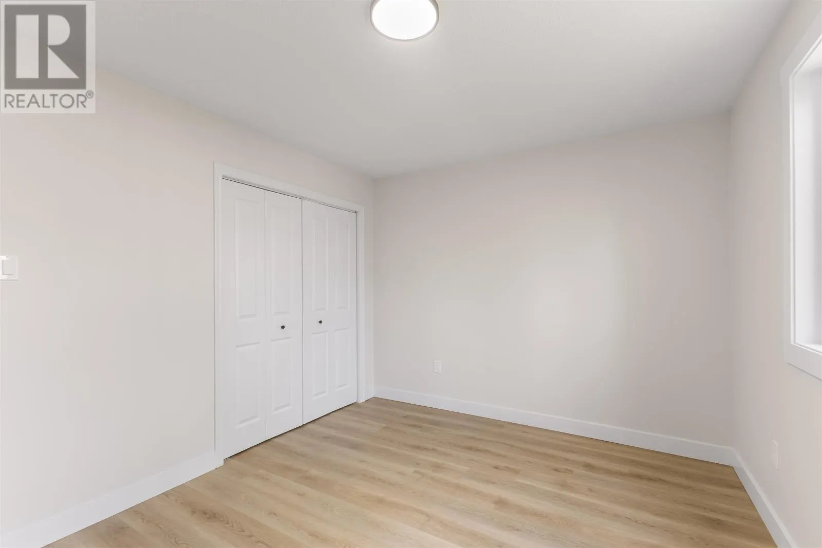 521 MacEwen Road