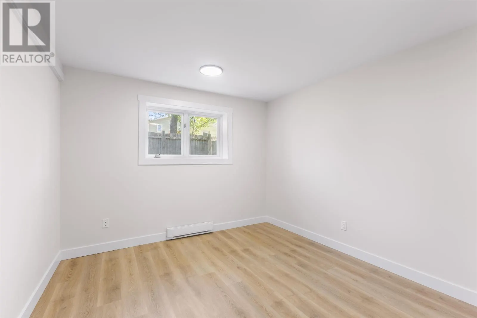 521 MacEwen Road