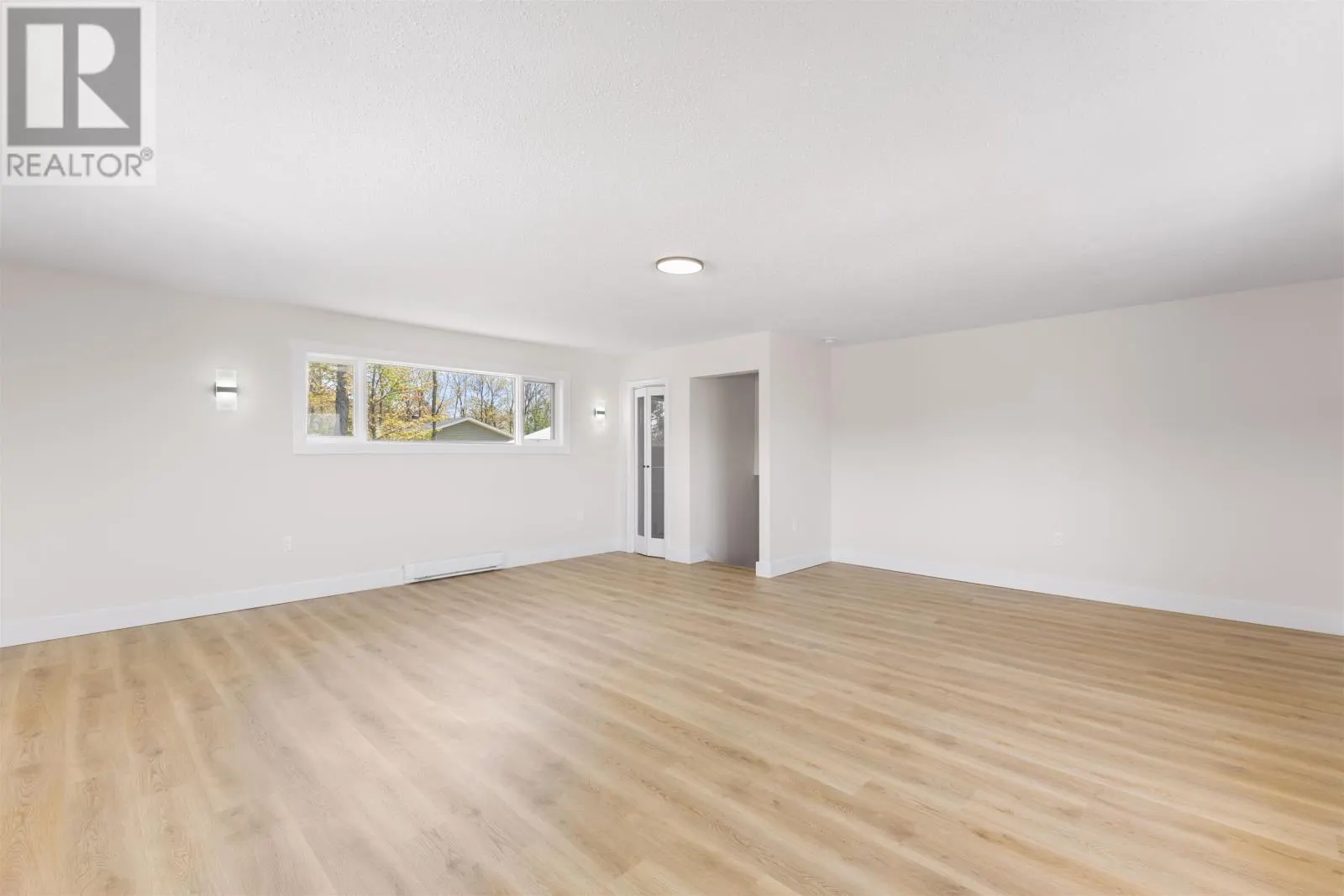 521 MacEwen Road